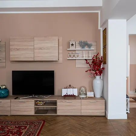 Gold Maison Вилла Феррара