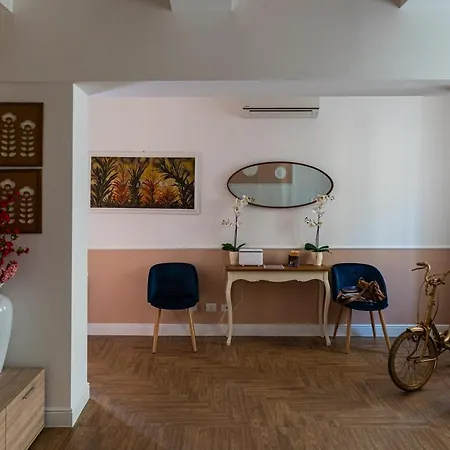 Gold Maison